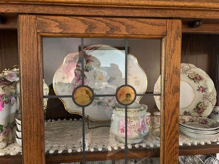 Shelf lot: collection of continental porcelain