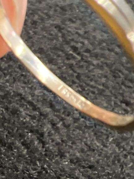 10 k white gold with blue setting ring size 8.5