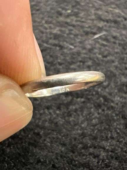 18k white gold wedding band