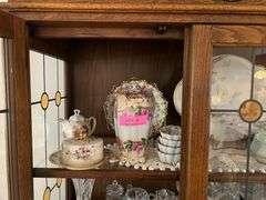 Shelf lot: collection of continental porcelain