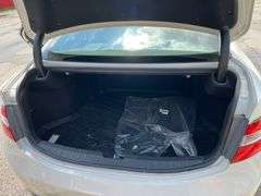 2012  HYUNDAI  Azera One owner Estate Car with 54,000 miles