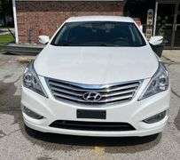 2012  HYUNDAI  Azera One owner Estate Car with 54,000 miles