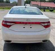 2012  HYUNDAI  Azera One owner Estate Car with 54,000 miles