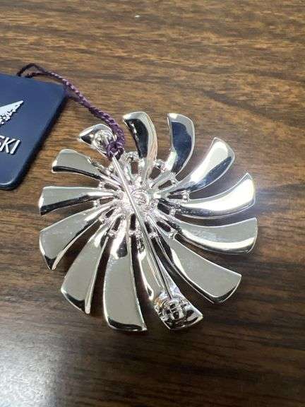 Swarovski pin
