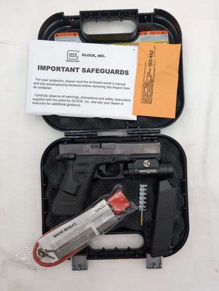 GLOCK G-17 GEN 4 9X19 Semi Automatic SN# UED492 NIGHTSTICK FLASHLIGHT, 1 MAGAZINE image