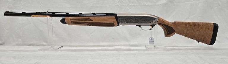 BROWNING MAXUS II 12 GAUGE 3" CHAMBER ULTIMATE MAPLE SEMI AUTOMATIC SHOTGUN SN# PT10337YW115 26" BARREL image