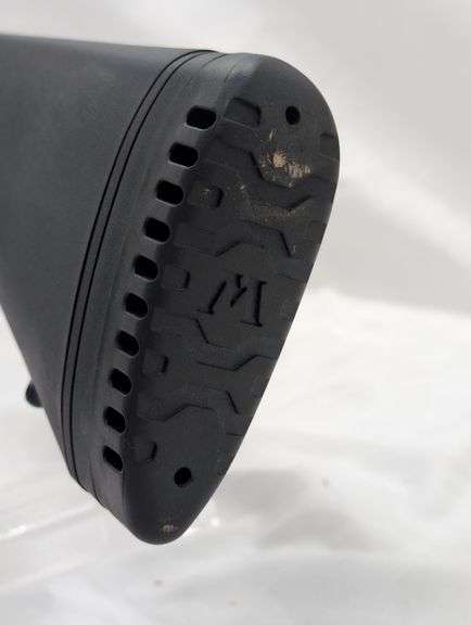 Make: Mossberg  Caliber: 12 gauge semi auto shotgun  Model: 940   S/N: 94R0062276  matte finish