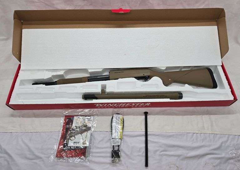 WINCHESTER SXP DARK EARTH 12 GAUGE PUMP SHOTGUN SN# TR6024-015872SP 3" CHAMBER, 18"BARREL image
