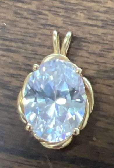 14k Yellow gold and CZ pendant image