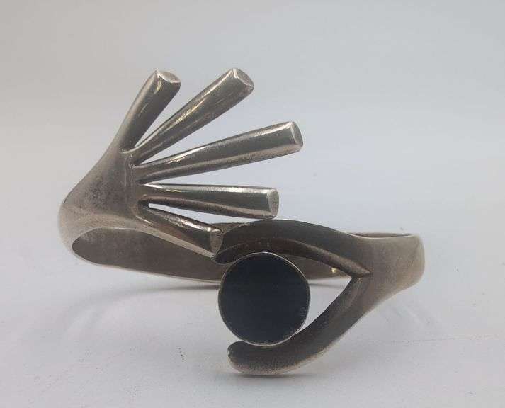 Sterling Silver Mexican TL-83 hinged bracelet with black onyx 33.1 dwt image