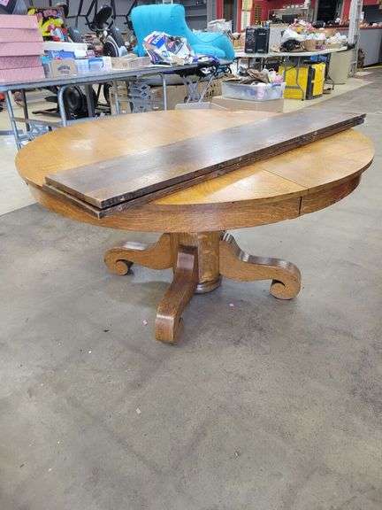 Score Big: Jon Boat, Pinball, Pro Painter’s Tools & National Sporting Goods Returns at Auction