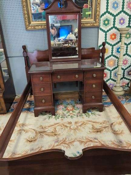 Willet Cherry 2-Piece Bedroom Suite image