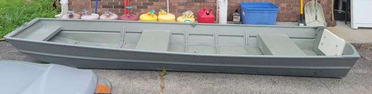 Landau 1447F Jon Boat