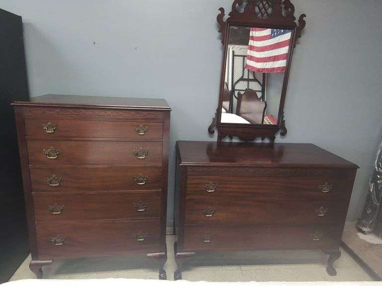 Four Piece Mahogany Chippendale Johnson Furniture Co Bedroom Suite image