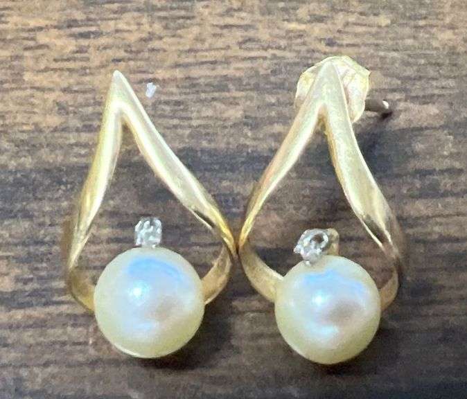 14k yellow gold and pearl earrings 1.52 DWT image
