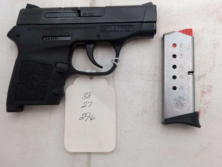 SMITH AND WESSON BODYGUARD .380 Semi Automatic SN# KJL9537 7 ROUND MAGAZINE image