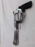 SMITH AND WESSON XVR  460 MAGNUM   REVOLVER   SN# DZF7668  UNFIRED