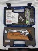 SMITH AND WESSON XVR  460 MAGNUM   REVOLVER   SN# DZF7668  UNFIRED