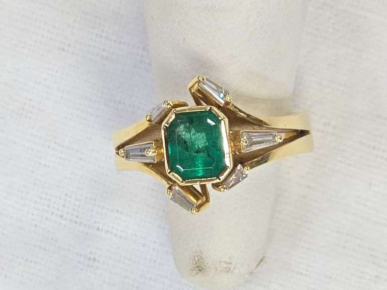 14k Yellow Gold Diamond and Emerald Ring image