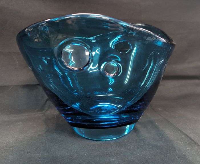 Art Glass Bowl, 9.5" Across image