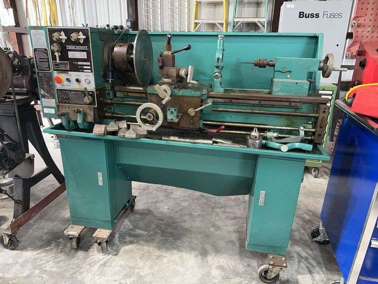 Central Machinery 12x36 Gear Head Metalworking Lathe image