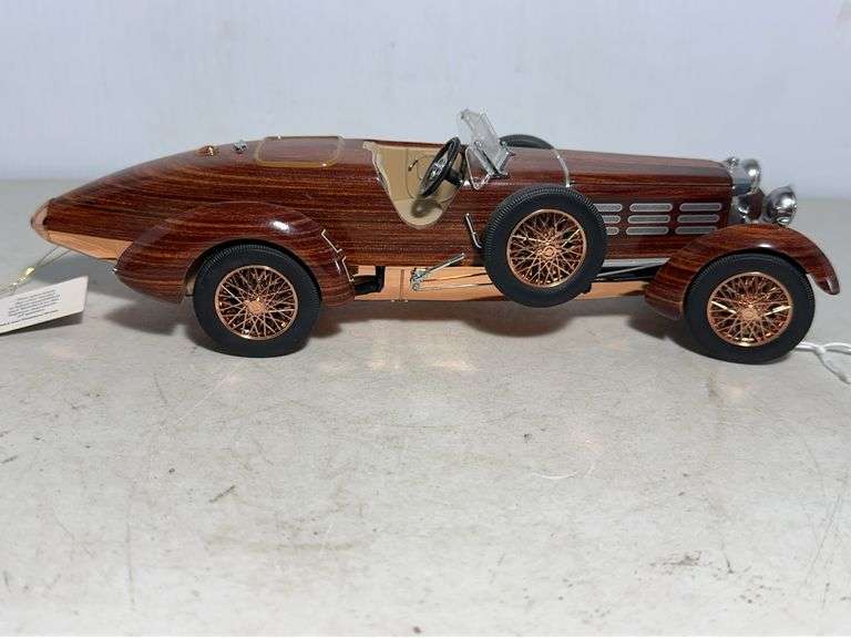 Franklin Mint 1924 Hispano-Suiza Tulipwood 1:24 Scale Die-Cast Model Car