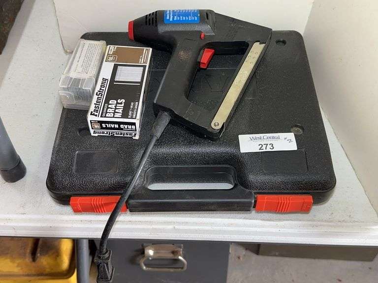 Banks 18 Gauge Brad Nailer with FastenStrong Brad Nails and Case image