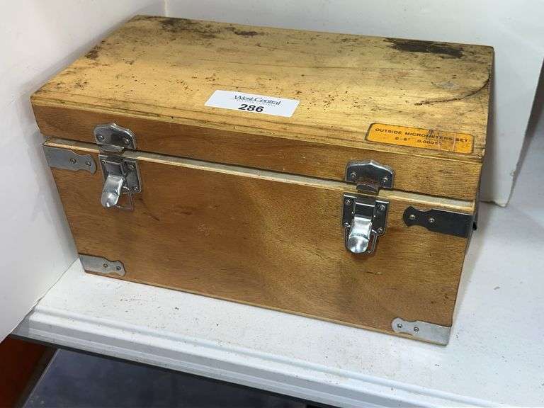 Outside Micrometer Set 0-6" in Wooden Case image