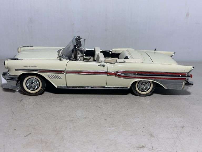 Franklin Mint 1957 Pontiac Bonneville Convertible Precision Model