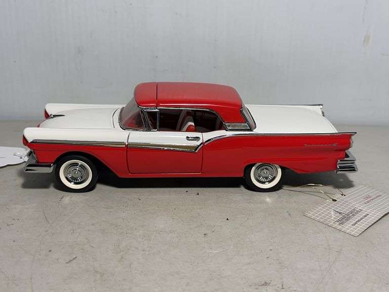 Franklin Mint 1957 Ford Skyliner Diecast Model Car