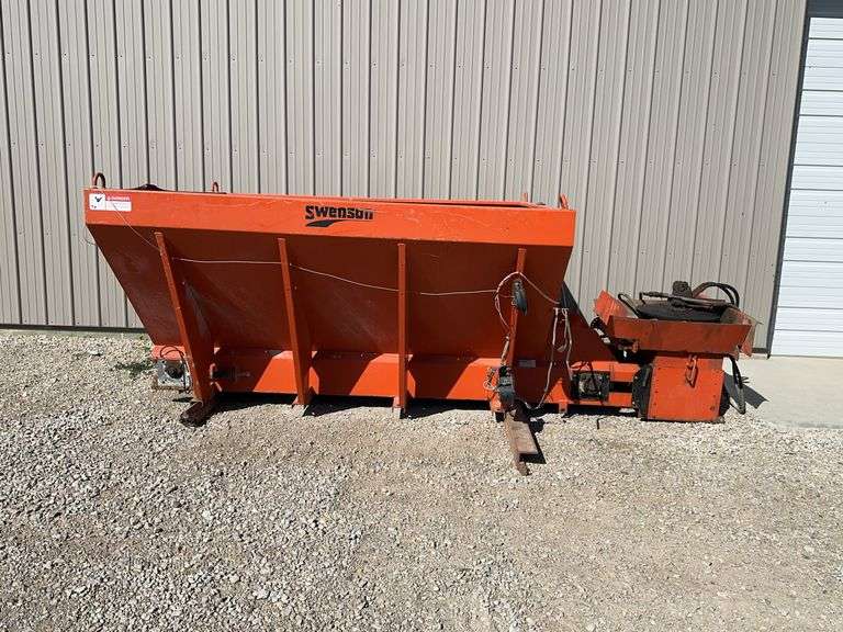 Swenson Material Spreader, 8ft, Hyd driven image
