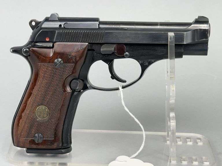 Pietro Beretta Gardone V.T. Made in Italy MOD. 84BB Semi Auto  Pistola w/ 2 Magazines image