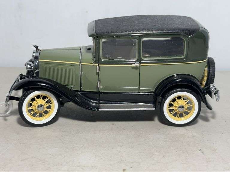 Franklin Mint 1930 Ford Model A Tudor Diecast Car