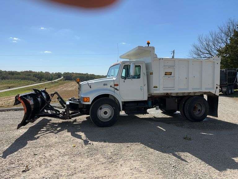 2000 International 4700 Diesel Dump Truck with Snow Plow image
