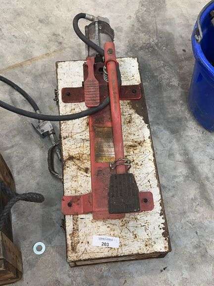 Central Hydraulics Hydraulic Pump and Assorted Tooling image