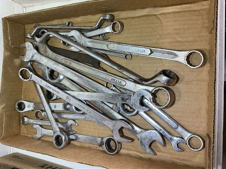 Wrenches: Combination, Open End, and Ratcheting Wrenches image