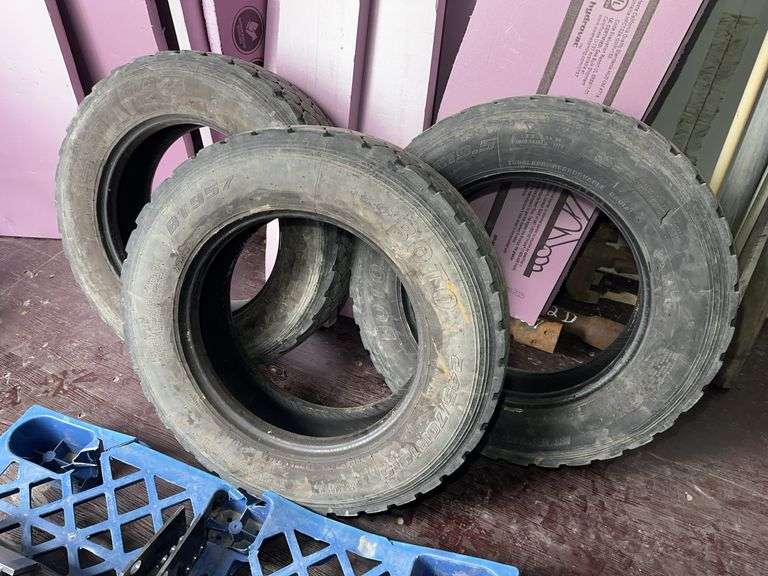 245/70 - R19.5 traction tires – 3 image