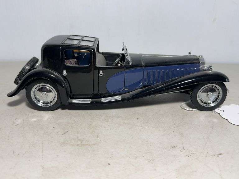 Franklin Mint 1930 Bugatti Royale Coupé Napoléon 1:24 Die-Cast Model