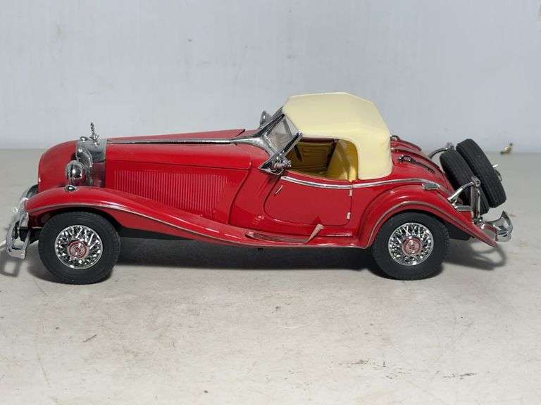 Mercedes 500K Special Roadster Diecast Model Car 1:24 Scale