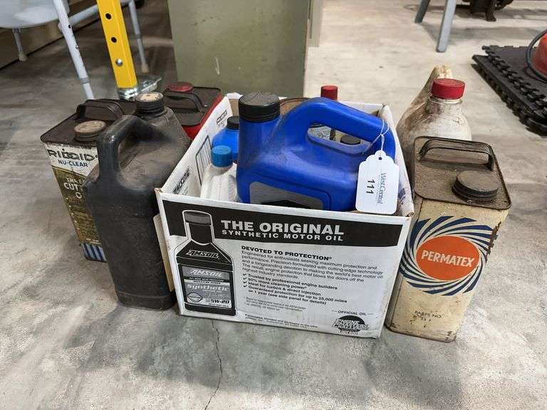 WD 40,Permatex Penetrating Oil, Ridgid & Harvey's Thread Cutting Oil image