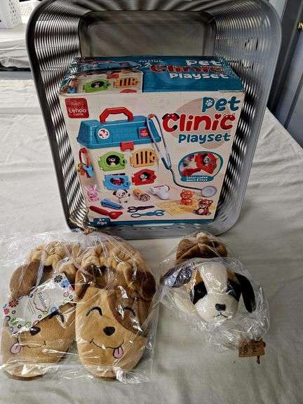 "Pet Clinic" Playset, Love Puppy and Puppy Slippers