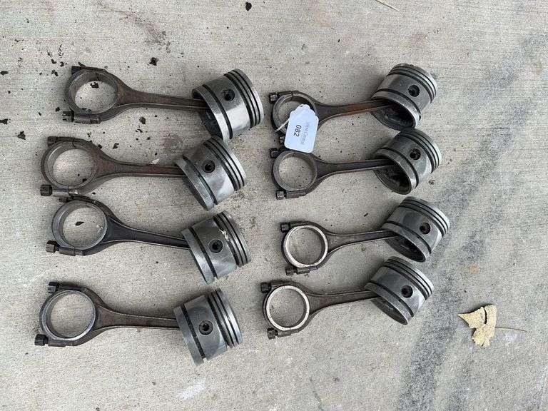 Set of 8 Pistons and Connecting Rods image