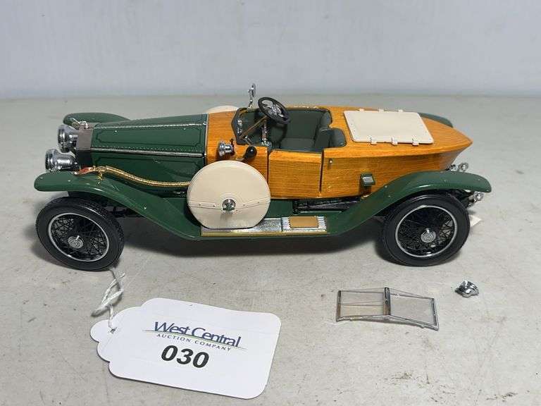 Franklin Mint 1914 Rolls-Royce Boat Tail Roadster Model Car