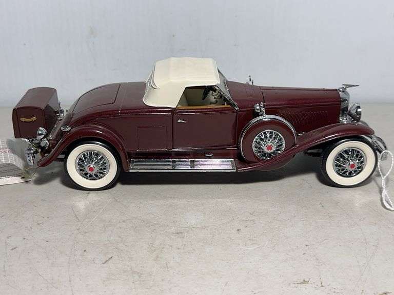 Franklin Mint 1935 Duesenberg J-550 1:24 Scale Model Car