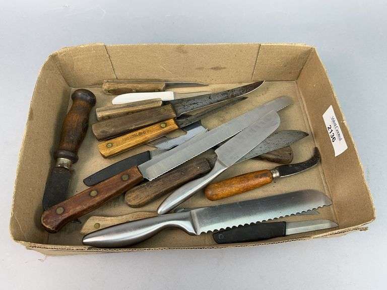 Box Lot of Assorted Knives image