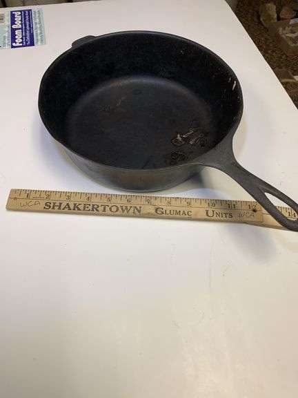 Wagner Ware Sidney O #8 Cast Iron Skillet image