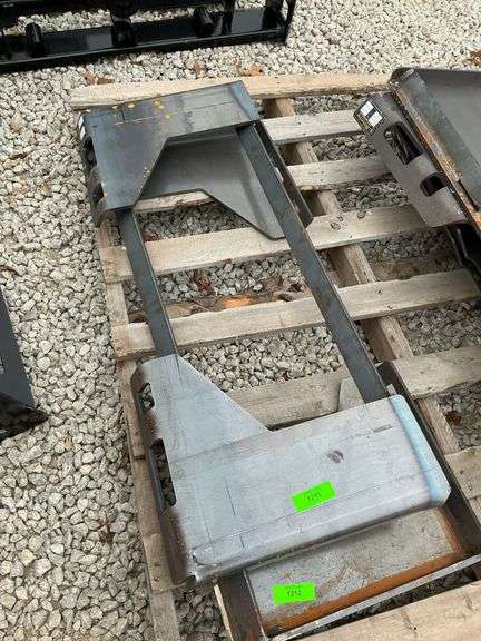 Skid steer plate image