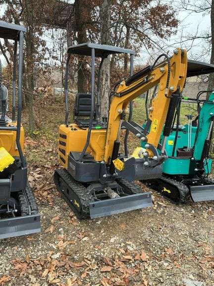 MX12R mini excavator image