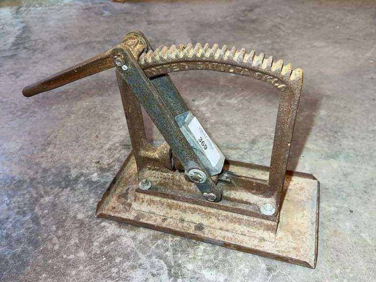 Bottcher, Sapulpa, OK. Nut Cracker image