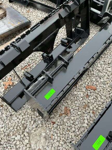 PFF 313–45W Skid steer bail spear plate (no spikes) image